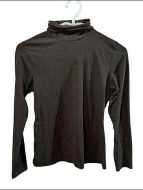 2/22$ Classic Black Long Sleeve Turtleneck Top